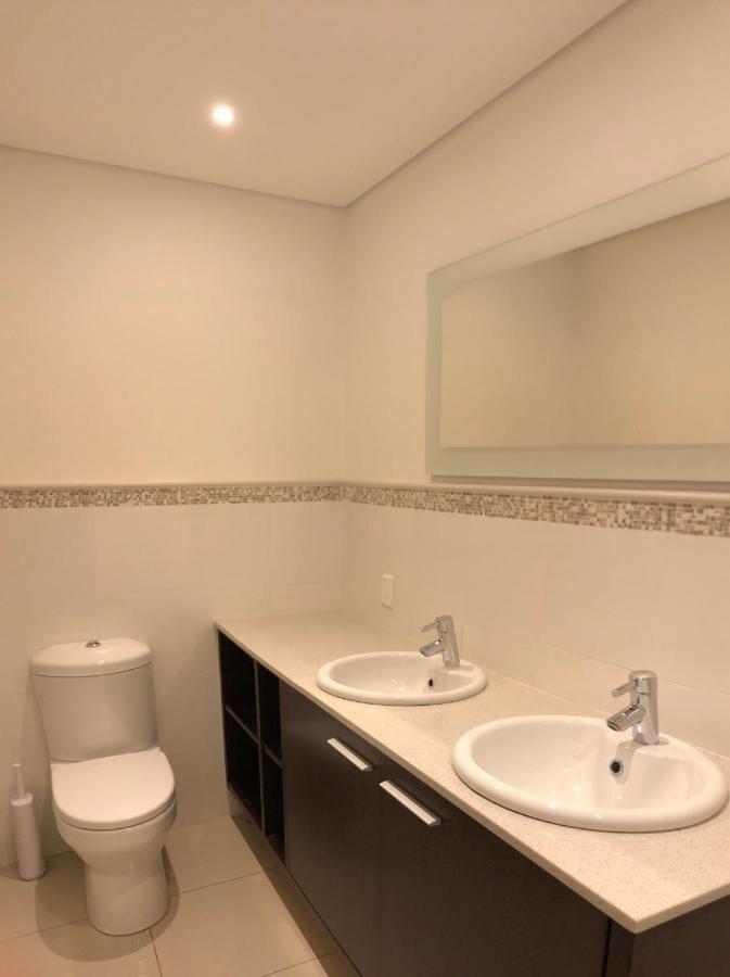 Milford House Apartment *
