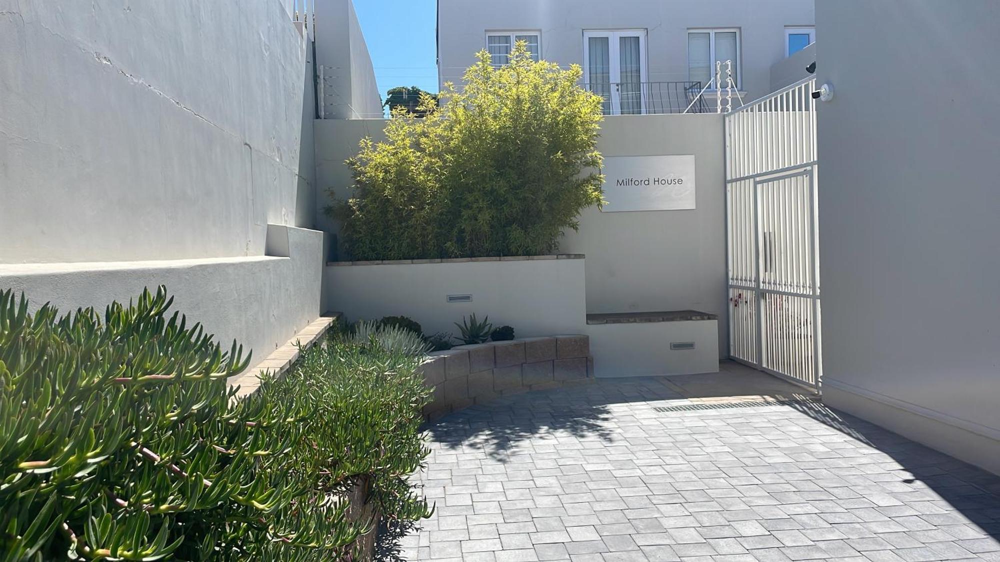 Milford House Apartment